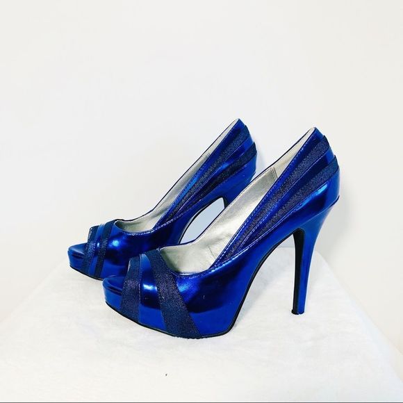 🍀 Mix & Match 4/$60 🍀 Qupid metallic Blue Peep toe pumps size 7.5 - Picture 2 of 5
